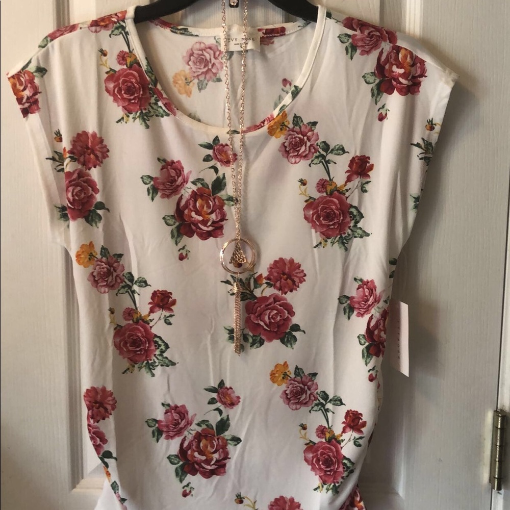 Ivory blouse w/ pink flowers. Chain included.